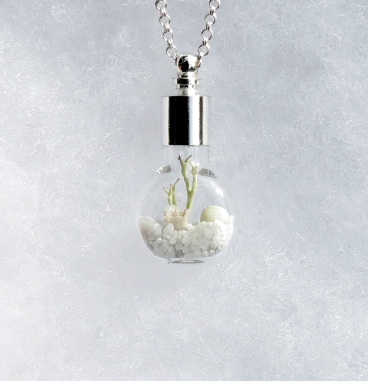 Winter White terrarium necklace close-up